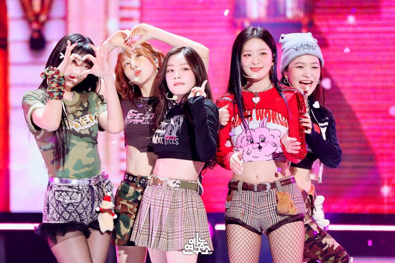 全體續約有戲？Red Velvet 宣布 11 月回歸，時隔 6 年發行正規三輯！ LUVKPOP